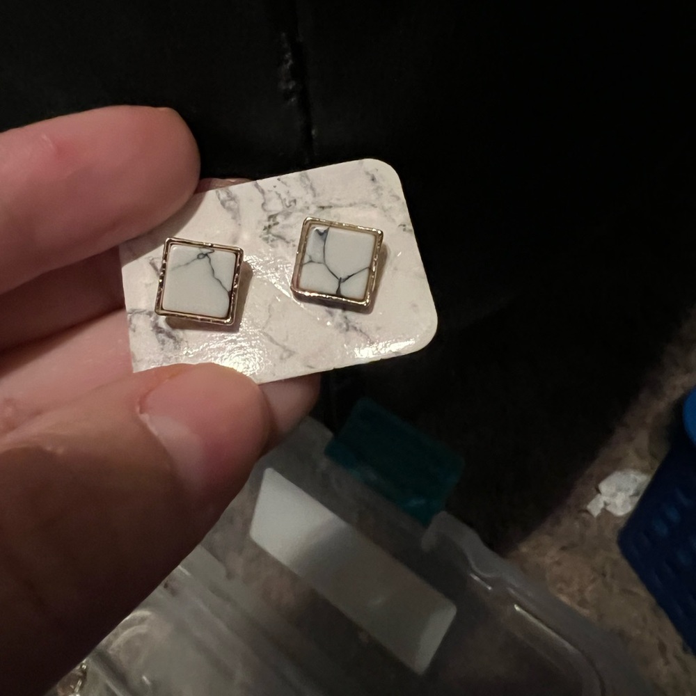 Chic White Marble Square Earrings NWT